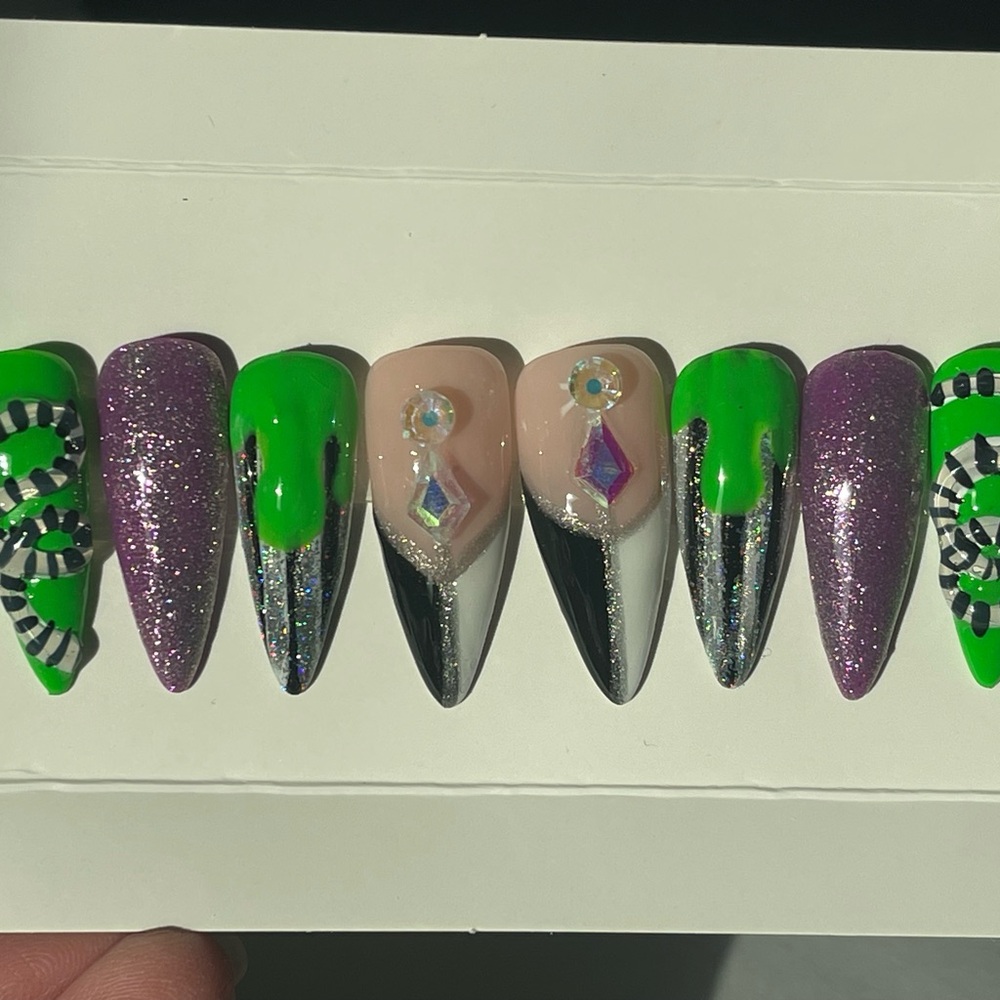 Green ooze black and white snake purple cat eye long Stilletto press-on nails - Picture 5 of 10